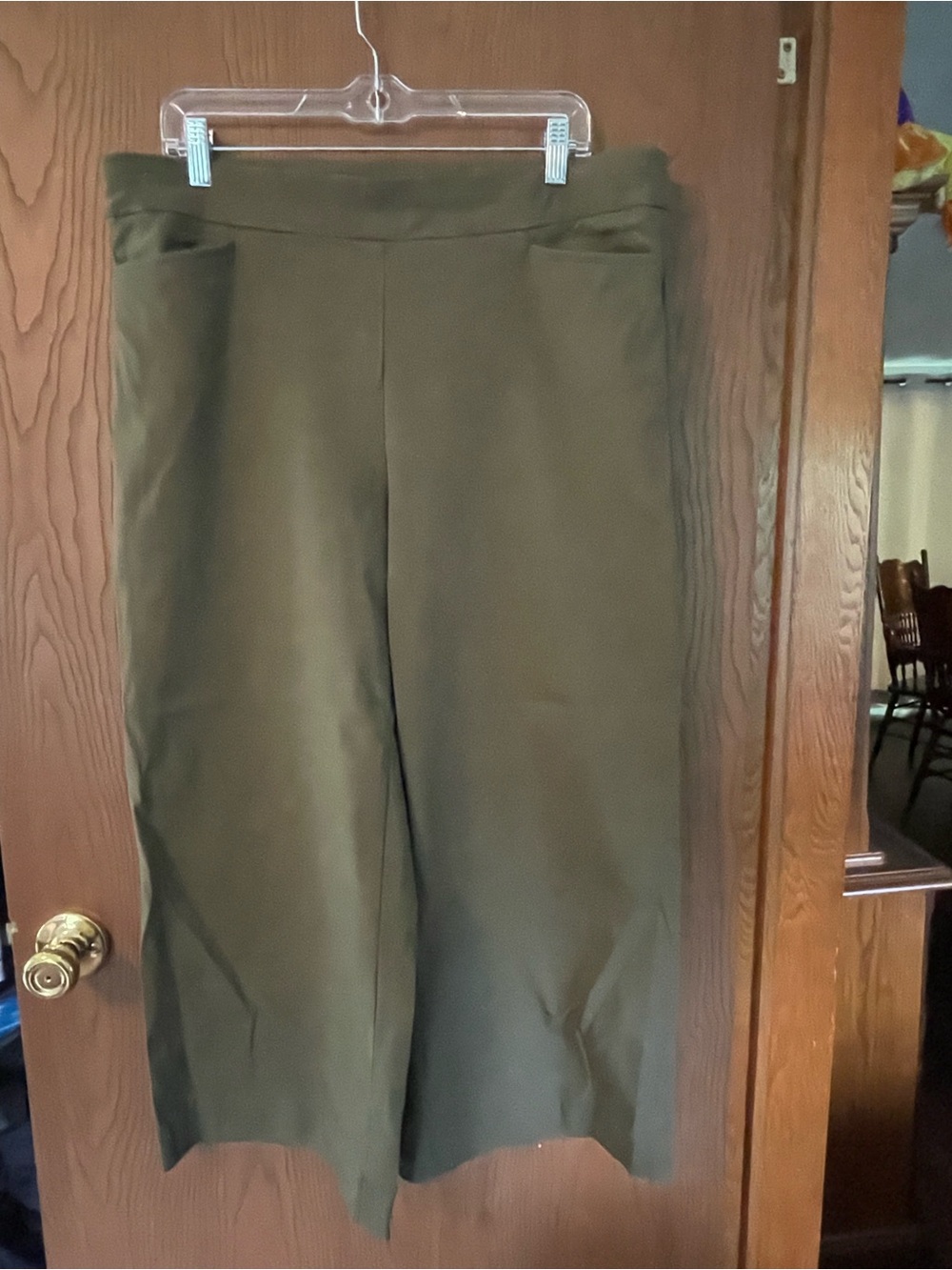 Chico’s Bridget wide leg ankle pant. Size 2.5.